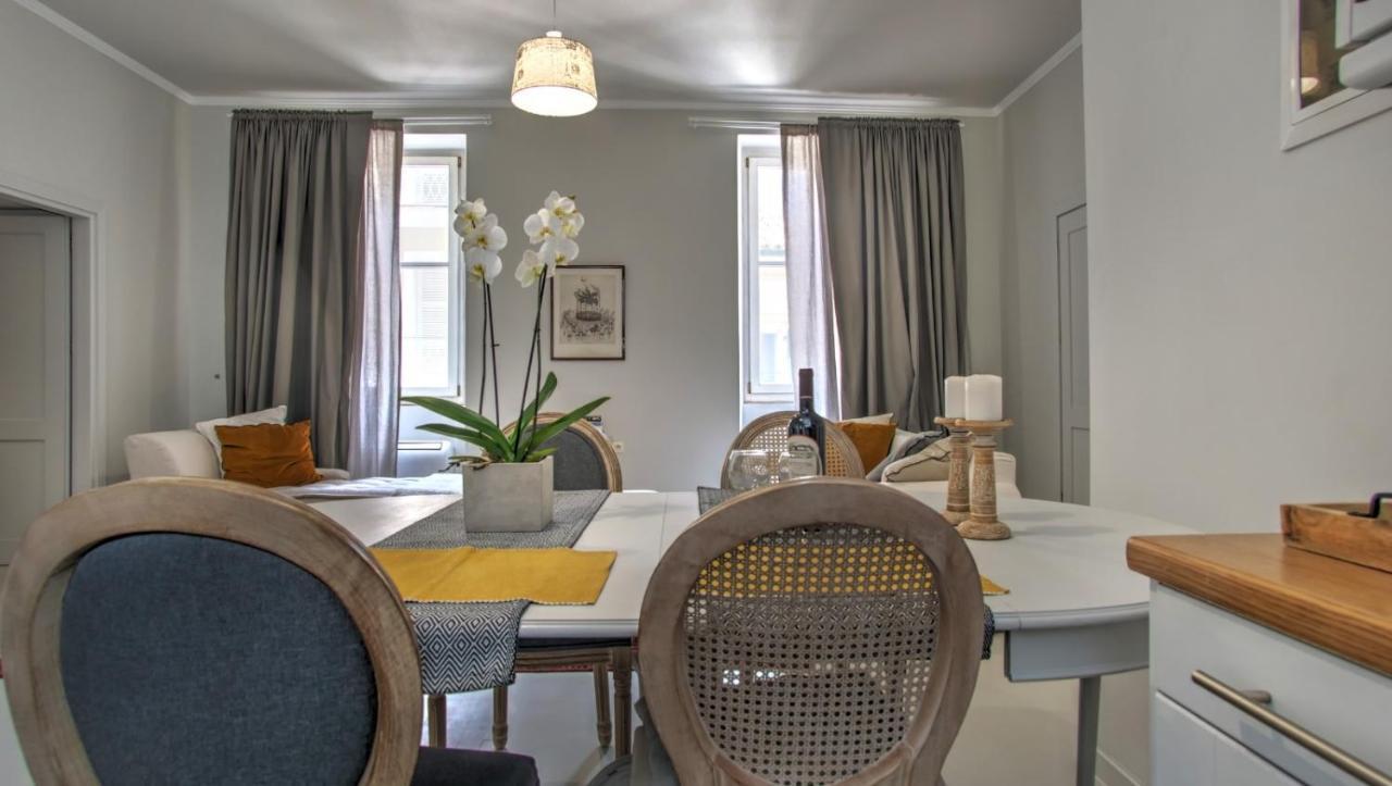 Liston Pied A Terre