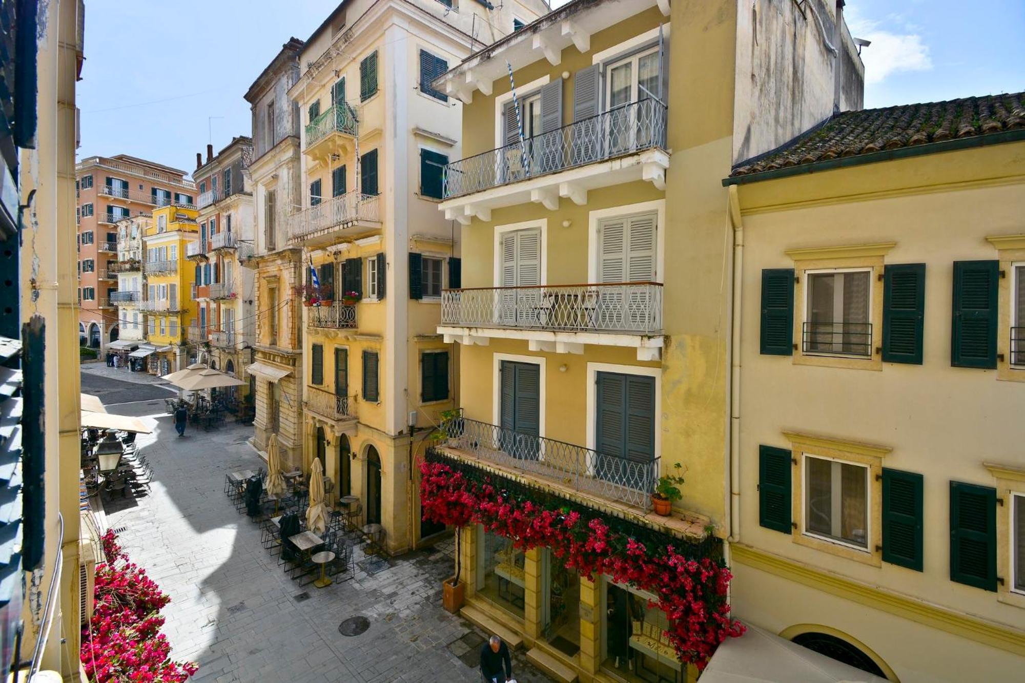 Liston Pied A Terre *